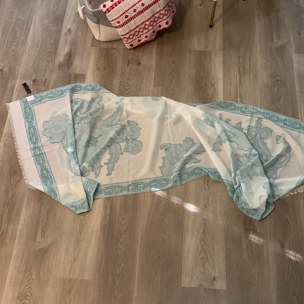 Scarf - Picture 3 of 3